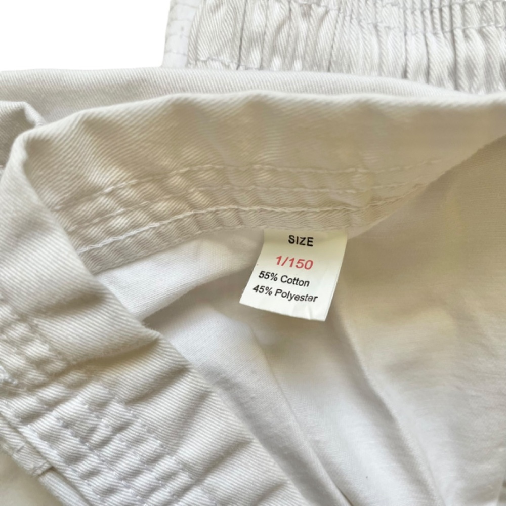 White Unisex Martial Arts Uniform - Kids Gi Size 1/150 Youth 8-10 - Picture 3 of 3